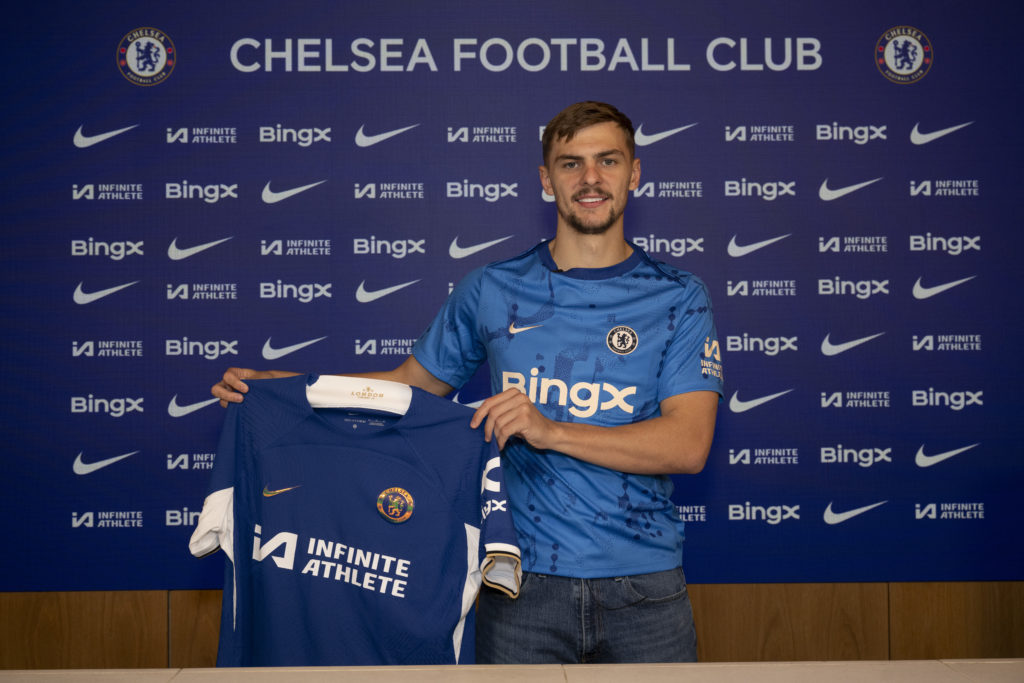 Chelsea Unveil New Signing Kiernan Dewsbury-Hall