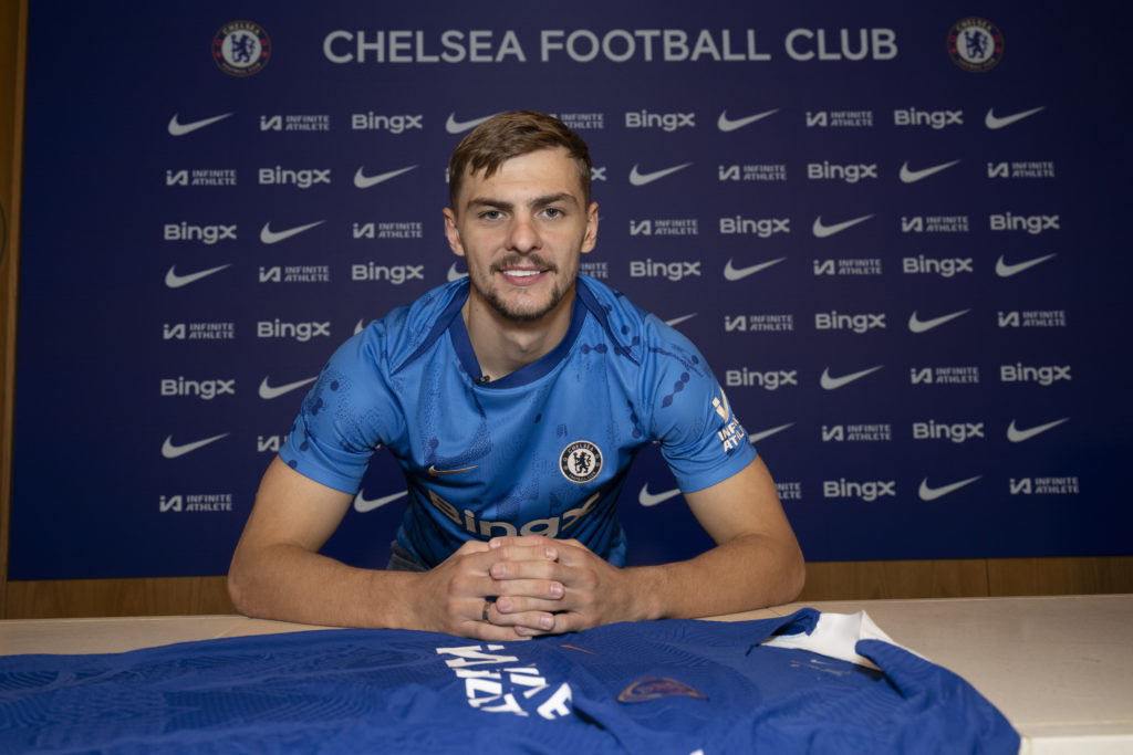 Chelsea Unveil New Signing Kiernan Dewsbury-Hall
