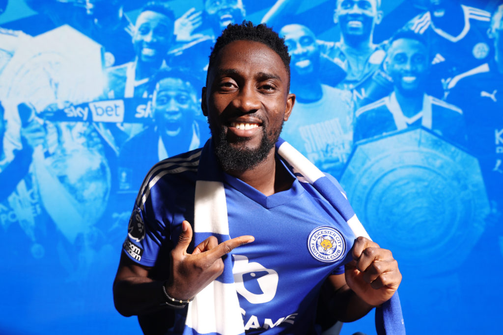 Wilfred Ndidi signs a new contract with Leicester City
